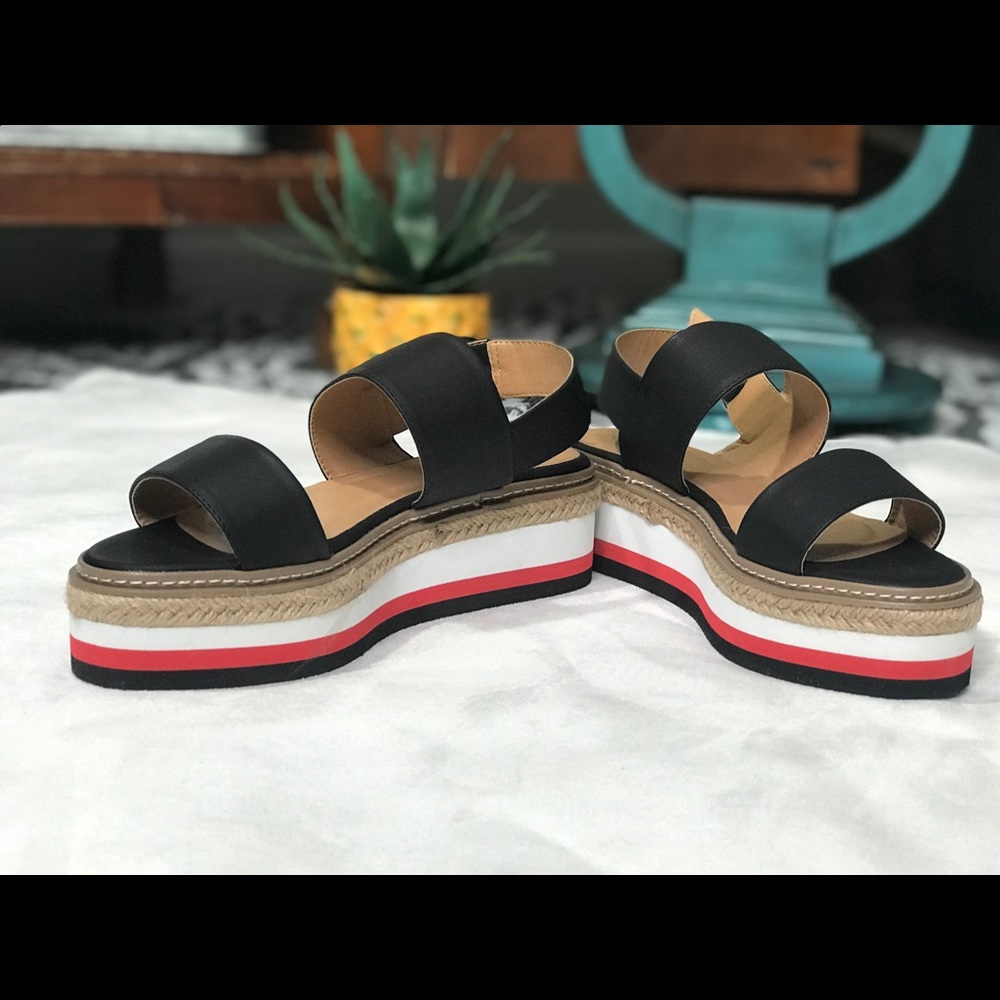Women Sandal - Picture 7 of 7